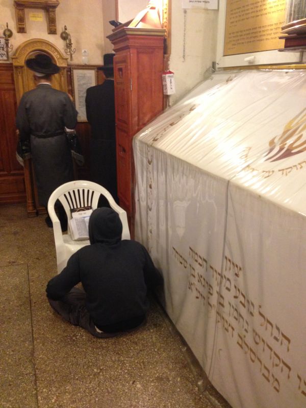 קינות בציון רבי נחמן באומן • תמונות