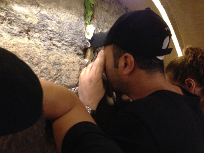 ליל תשעה באב בכותל: אומנים מתל-אביב בקודש הקודשים