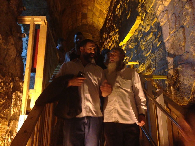 ליל תשעה באב בכותל: אומנים מתל-אביב בקודש הקודשים