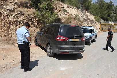 רכב בו נשכחה פעוטה ומתה