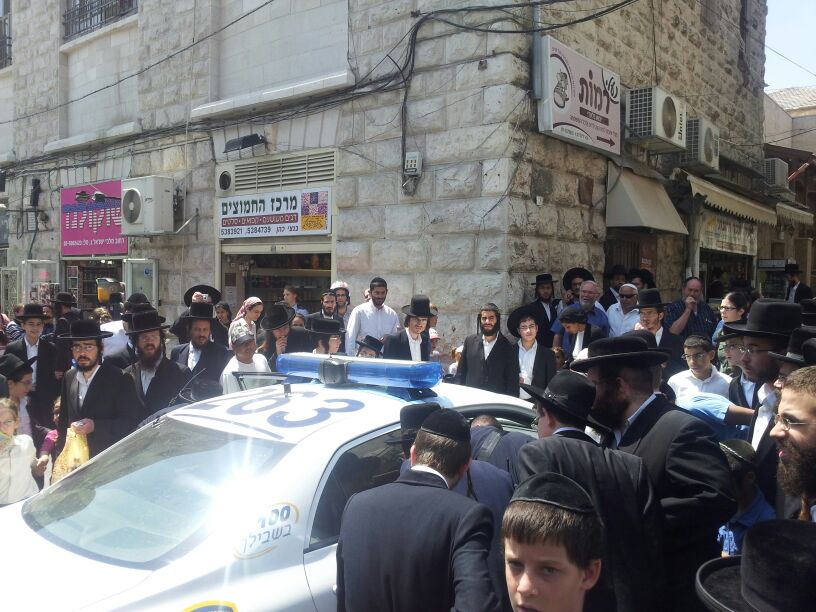 גנב נלכד בשכונת גאולה והועבר למשטרה • צפו