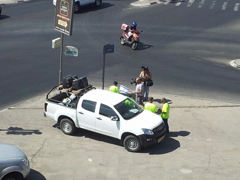 קיבוצניקים הגיעו לשכונת גאולה; המטרה: להגן על חיילים חרדים