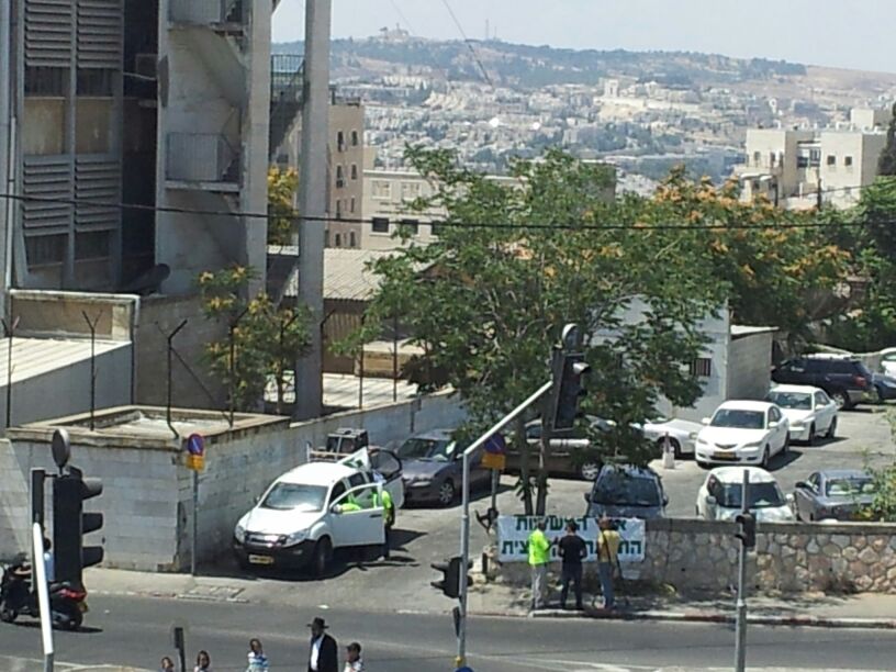 קיבוצניקים הגיעו לשכונת גאולה; המטרה: להגן על חיילים חרדים