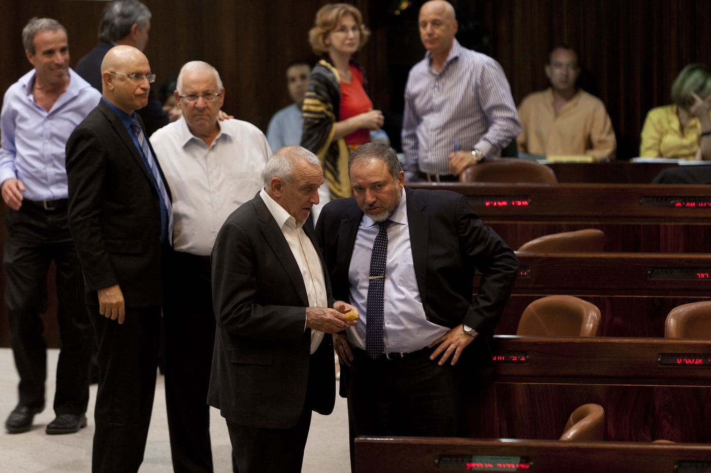 אזיקים וקריעה • תיעוד מהדיון הסוער בכנסת על חוק הגיוס