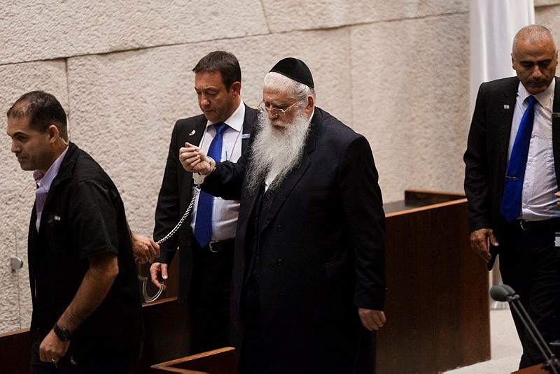 פרוש מוחה על העברת החוק, אמש בכנסת