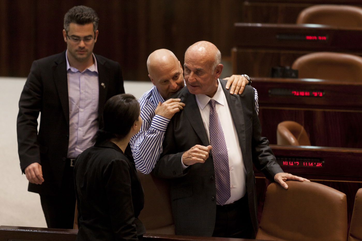 אזיקים וקריעה • תיעוד מהדיון הסוער בכנסת על חוק הגיוס