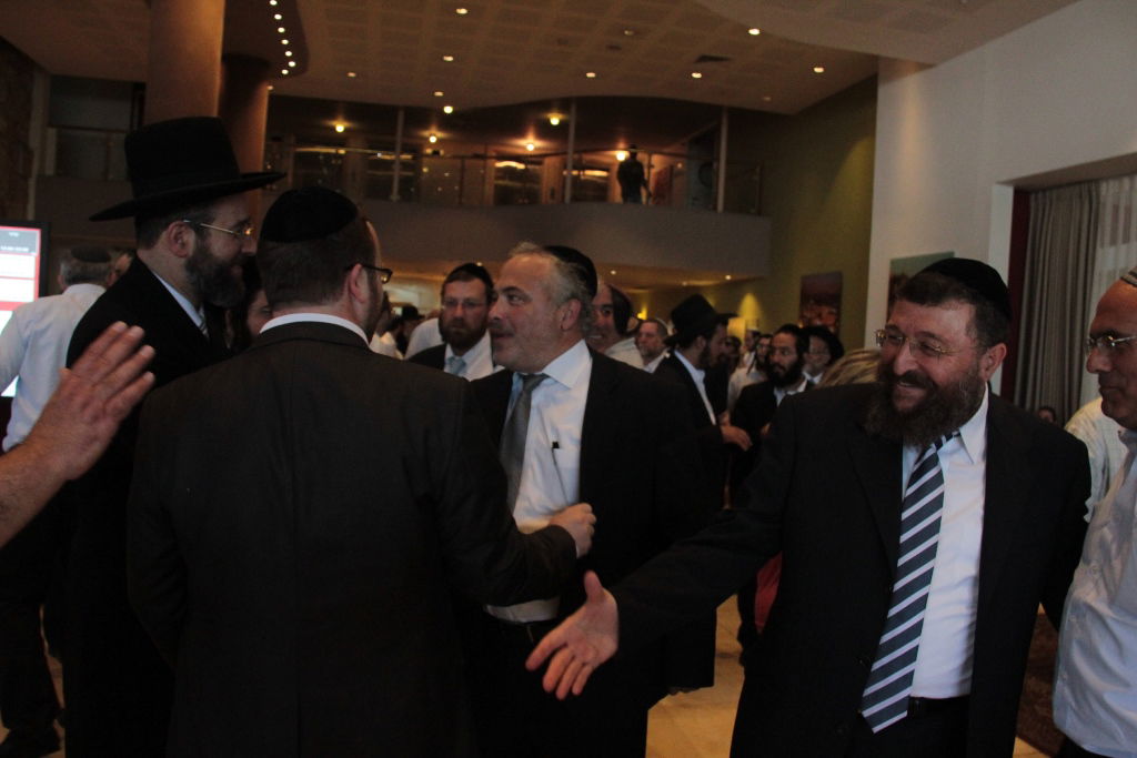 הבחירות לרבנות הראשית • תיעוד ענק