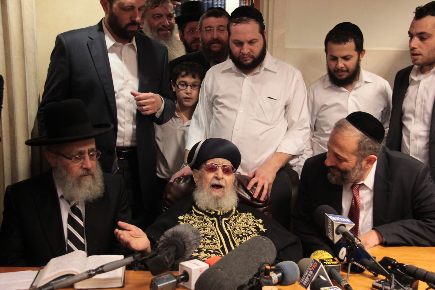 מרן הרב עובדיה יוסף: "כמעט נואשתי, רבי יצחק יהיה רב של כל ישראל"