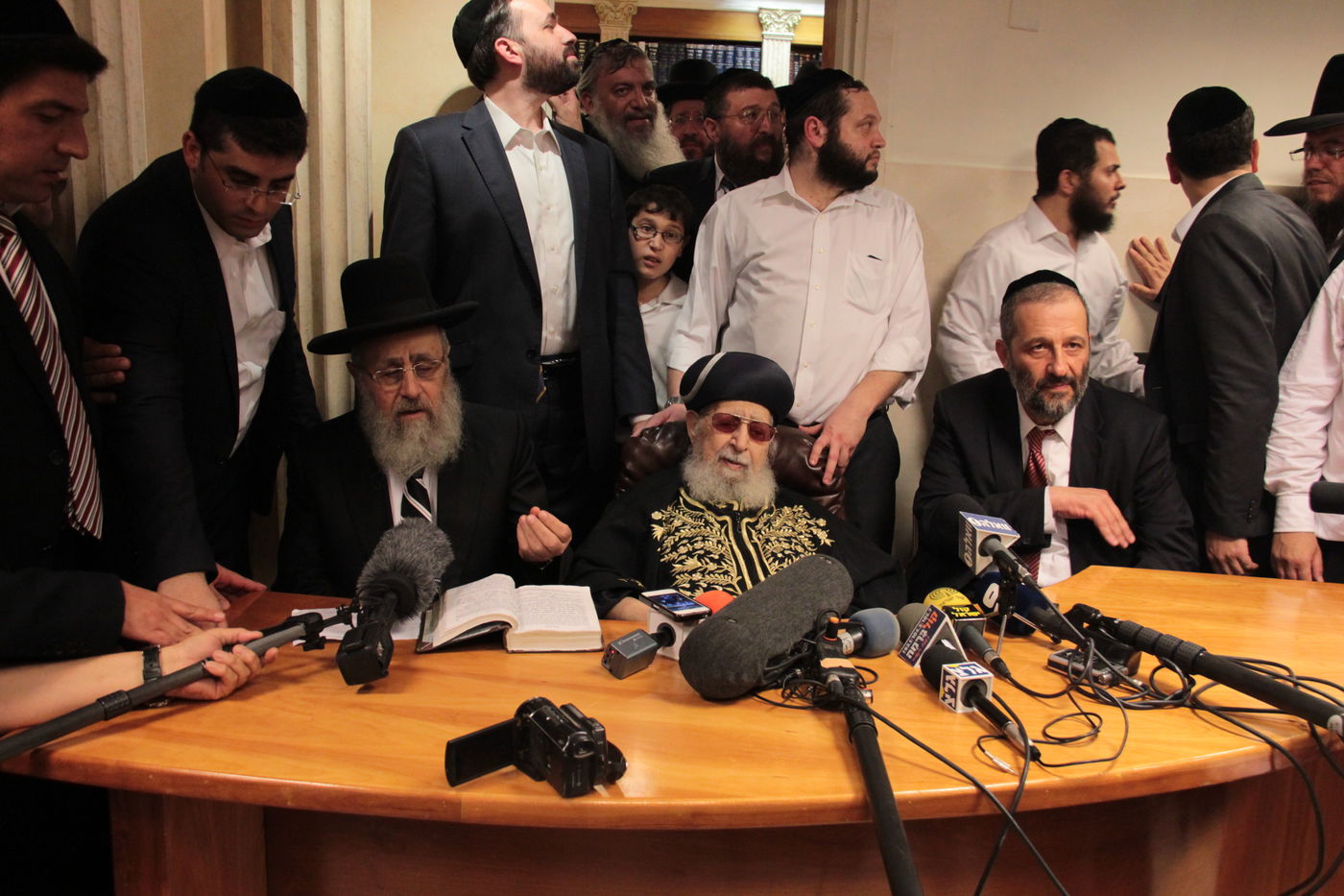 מרן הרב עובדיה יוסף: "כמעט נואשתי, רבי יצחק יהיה רב של כל ישראל"