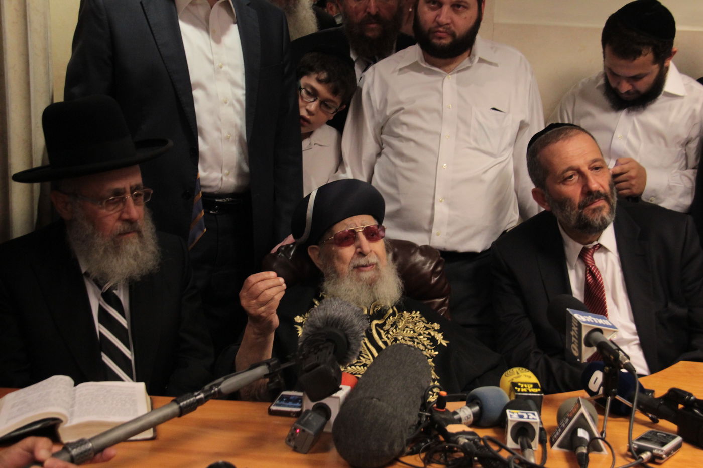 מרן הרב עובדיה יוסף: "כמעט נואשתי, רבי יצחק יהיה רב של כל ישראל"