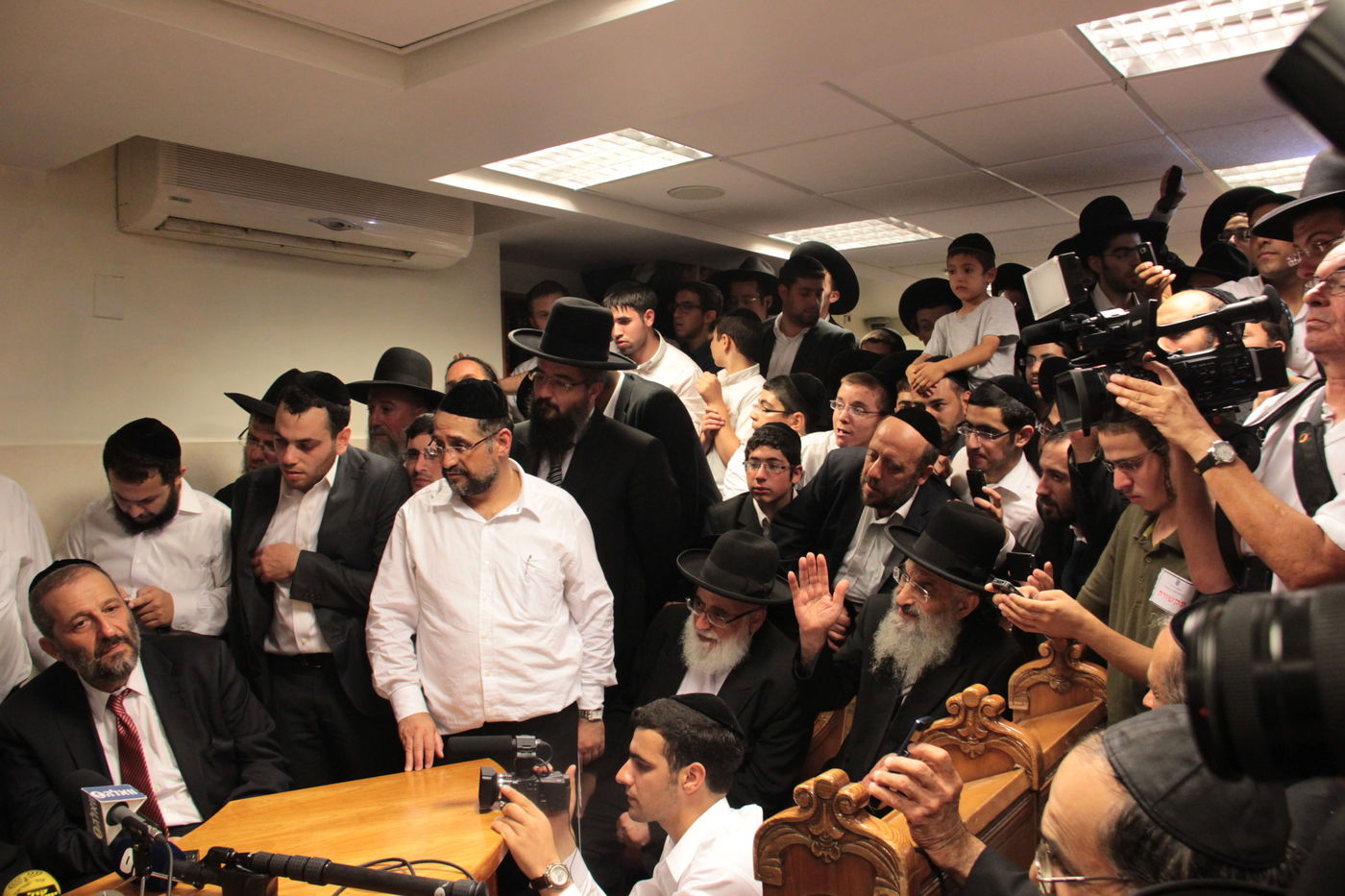 מרן הרב עובדיה יוסף: "כמעט נואשתי, רבי יצחק יהיה רב של כל ישראל"