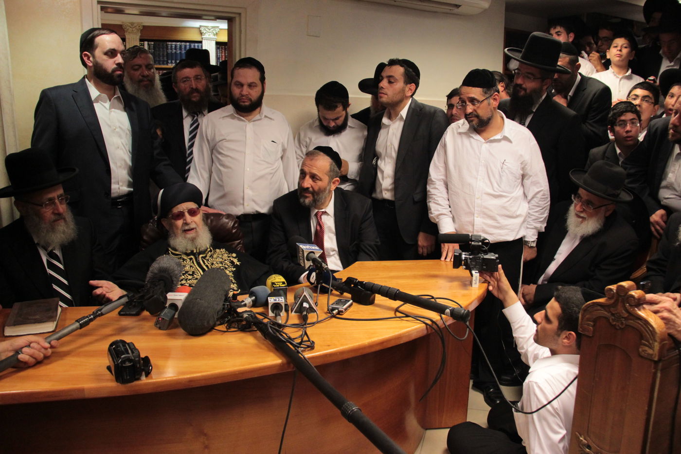 מרן הרב עובדיה יוסף: "כמעט נואשתי, רבי יצחק יהיה רב של כל ישראל"