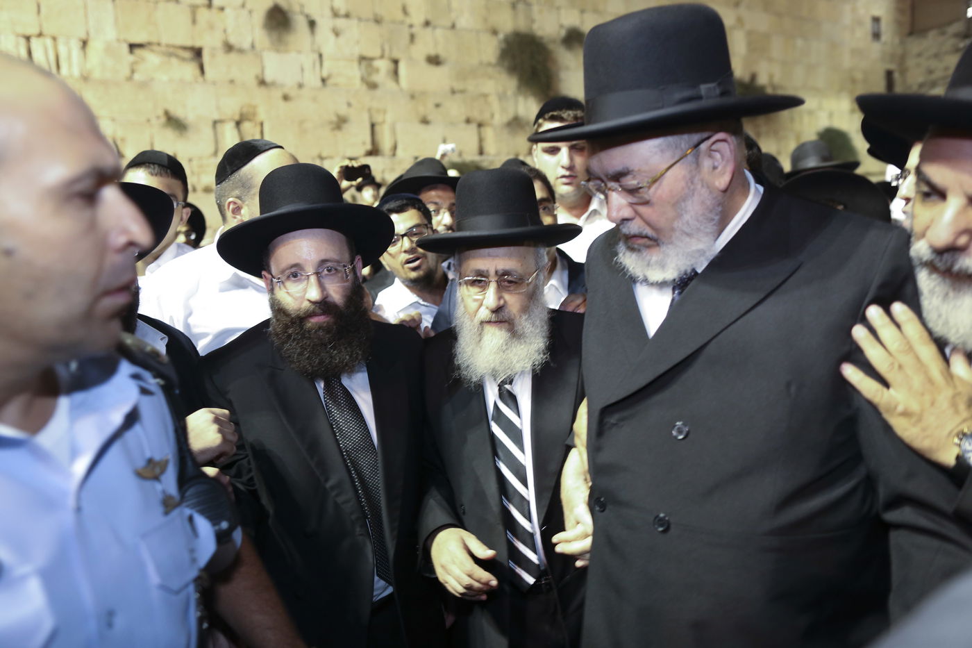 הראשון לציון נשא תפילת הודיה בכותל המערבי • תיעוד