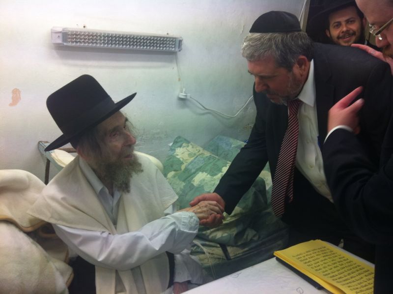 לאחר בחירתו: הרב יצחק יוסף התברך על ידי הגרא"יל שטיינמן