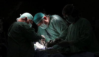 החולה הסופני תובע את הרופא על הונאה: נשארתי בחיים