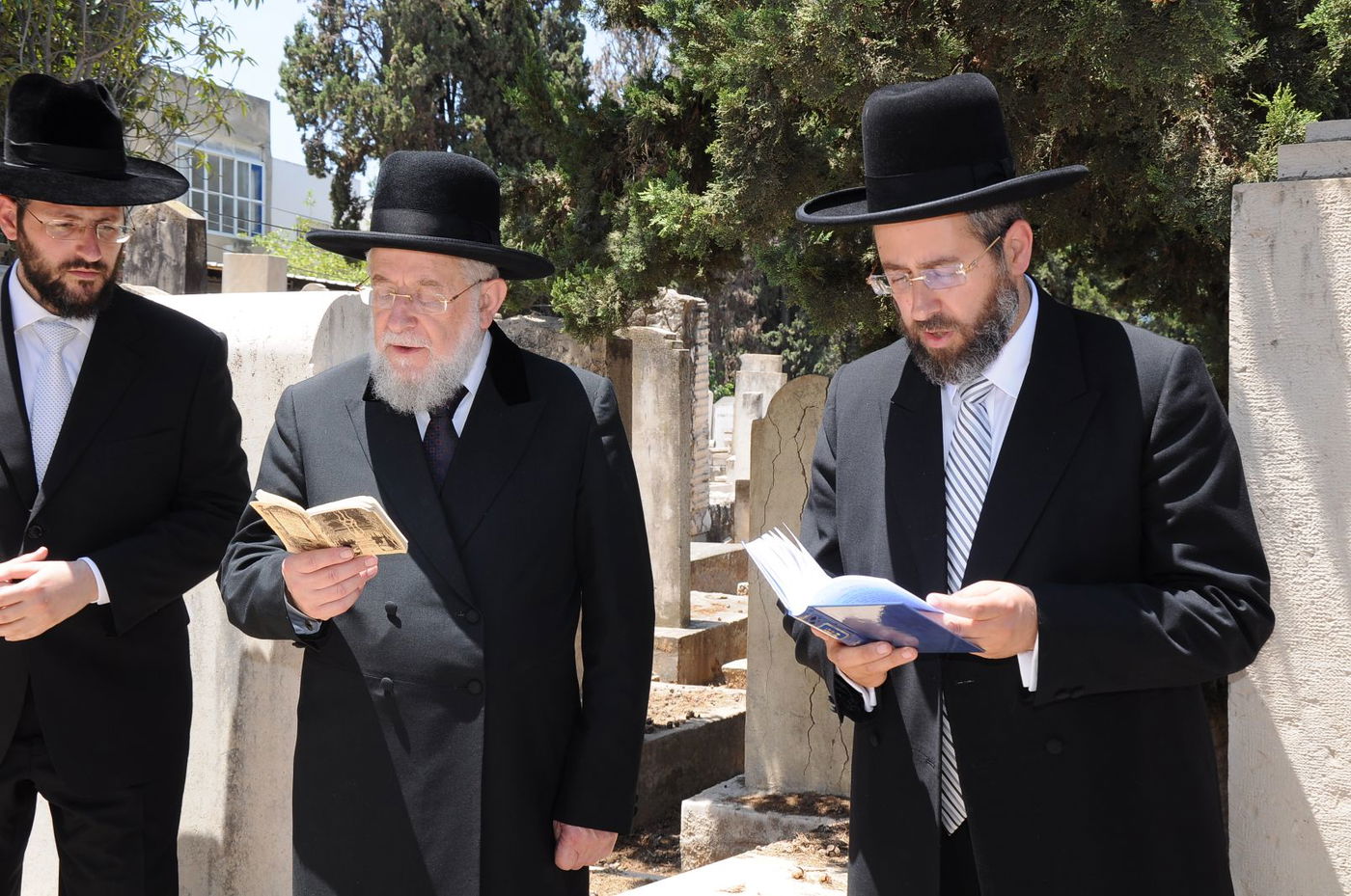 הרב דוד לאו עם אביו הרב ישראל מאיר לאו