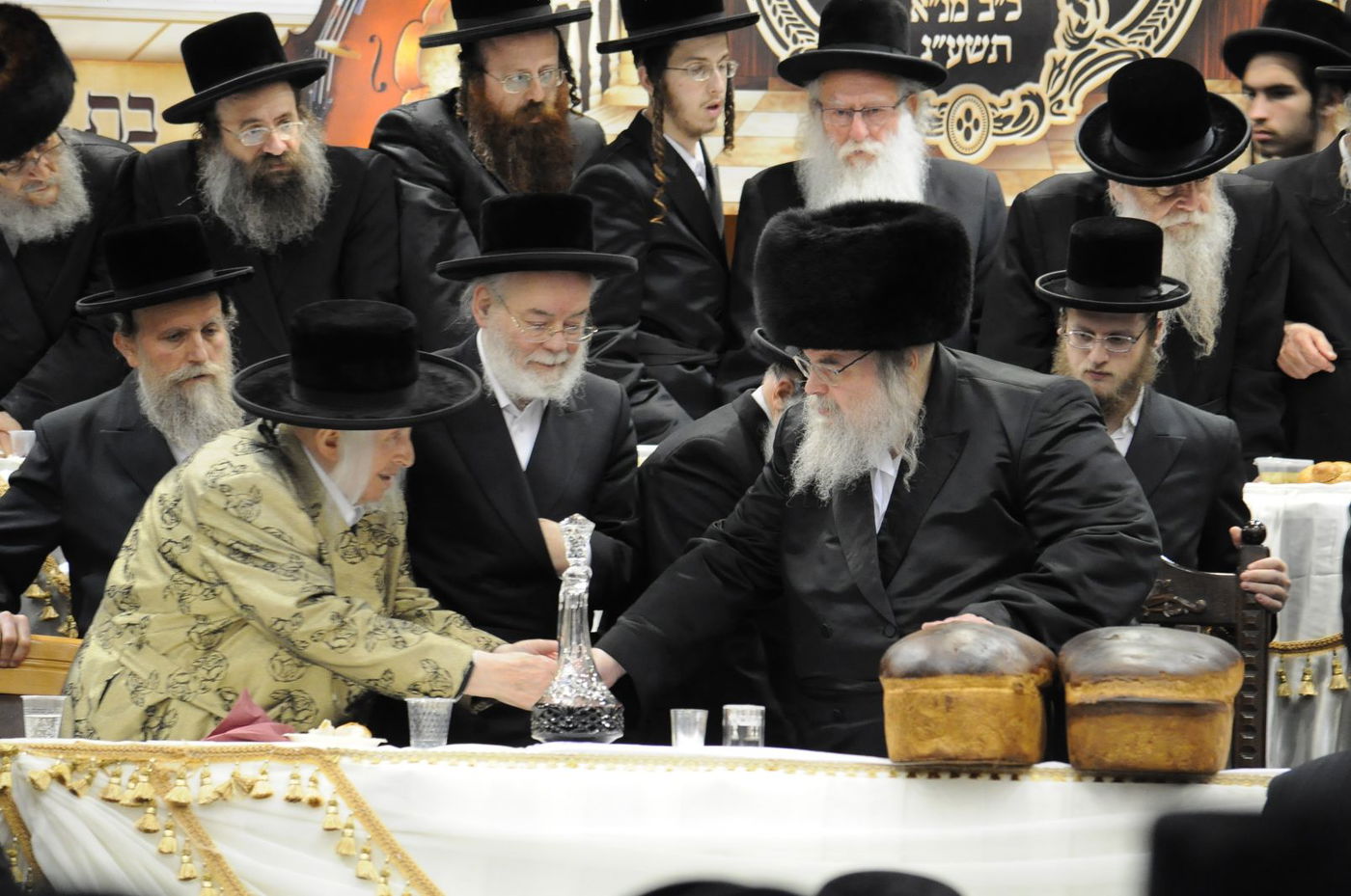 סגירת מעגל בבעלזא: חתונת הנכדה - בתאריך חתונת הנכד