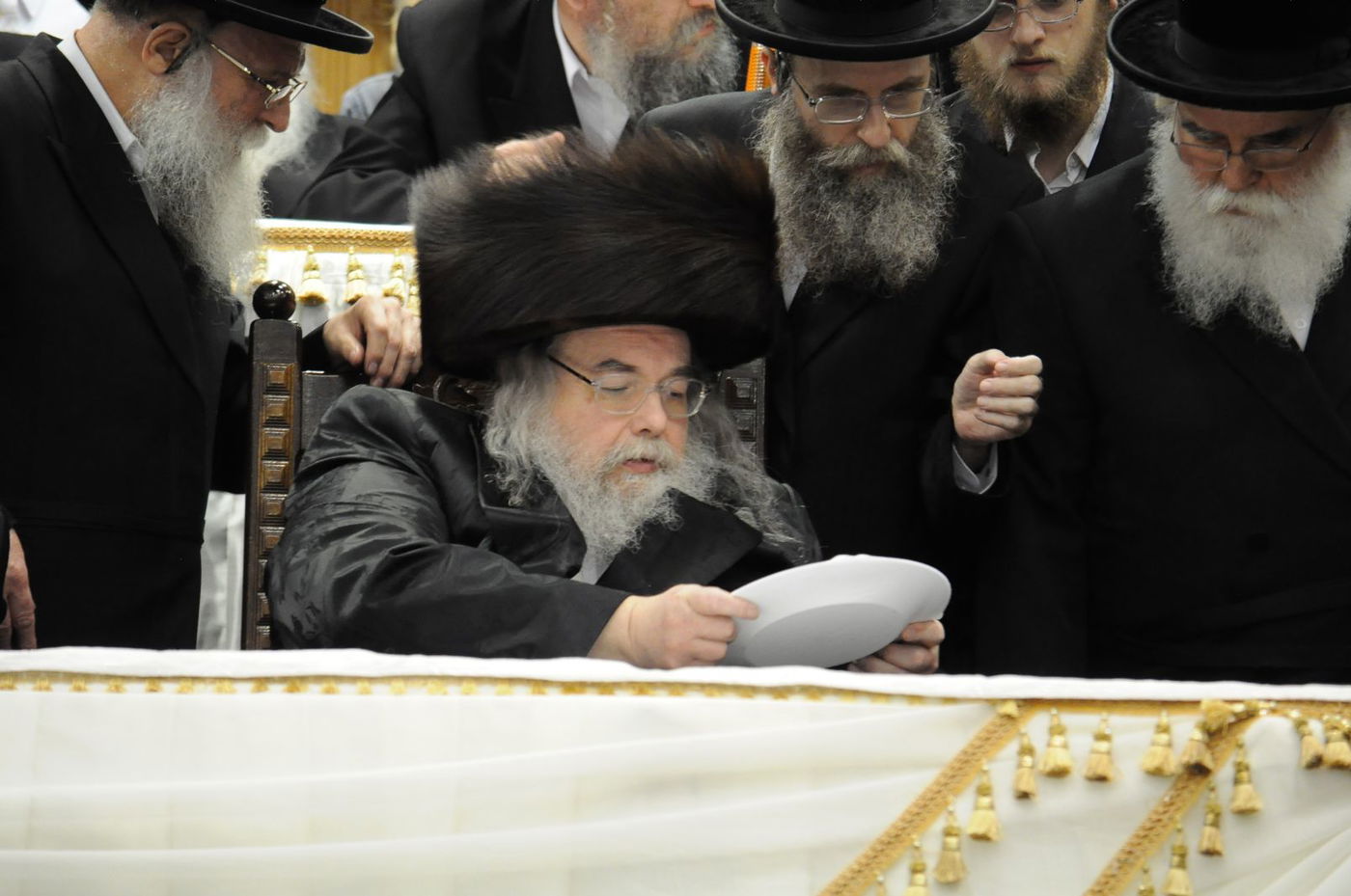 סגירת מעגל בבעלזא: חתונת הנכדה - בתאריך חתונת הנכד