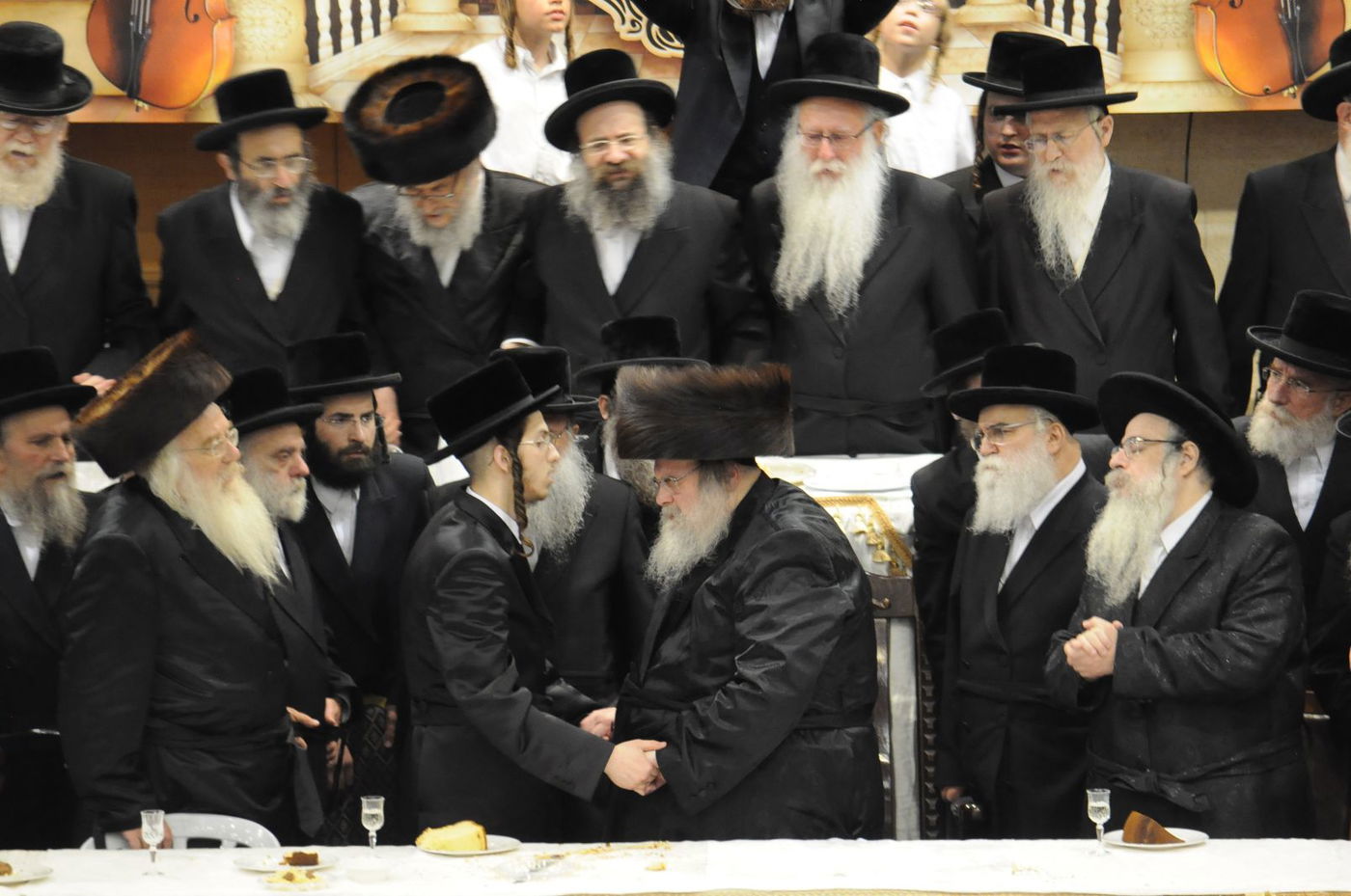 סגירת מעגל בבעלזא: חתונת הנכדה - בתאריך חתונת הנכד