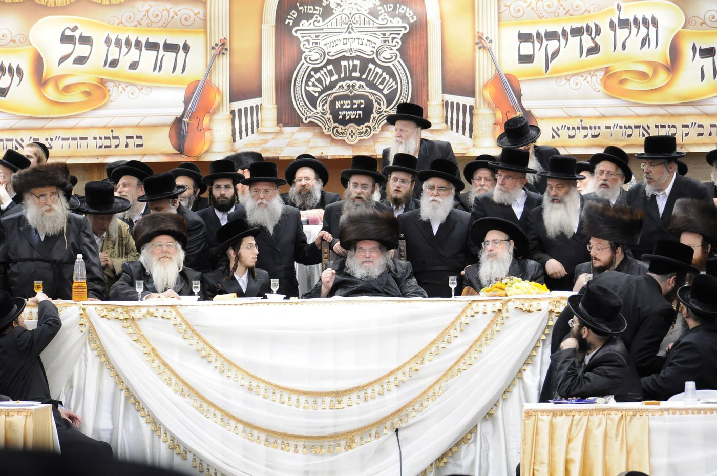 סגירת מעגל בבעלזא: חתונת הנכדה - בתאריך חתונת הנכד