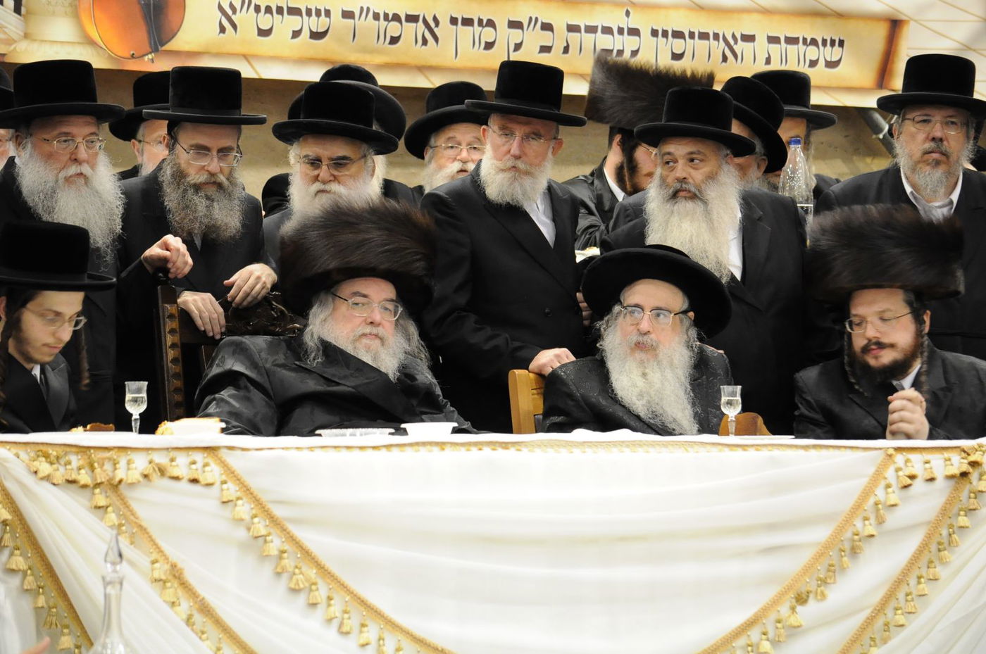 סגירת מעגל בבעלזא: חתונת הנכדה - בתאריך חתונת הנכד