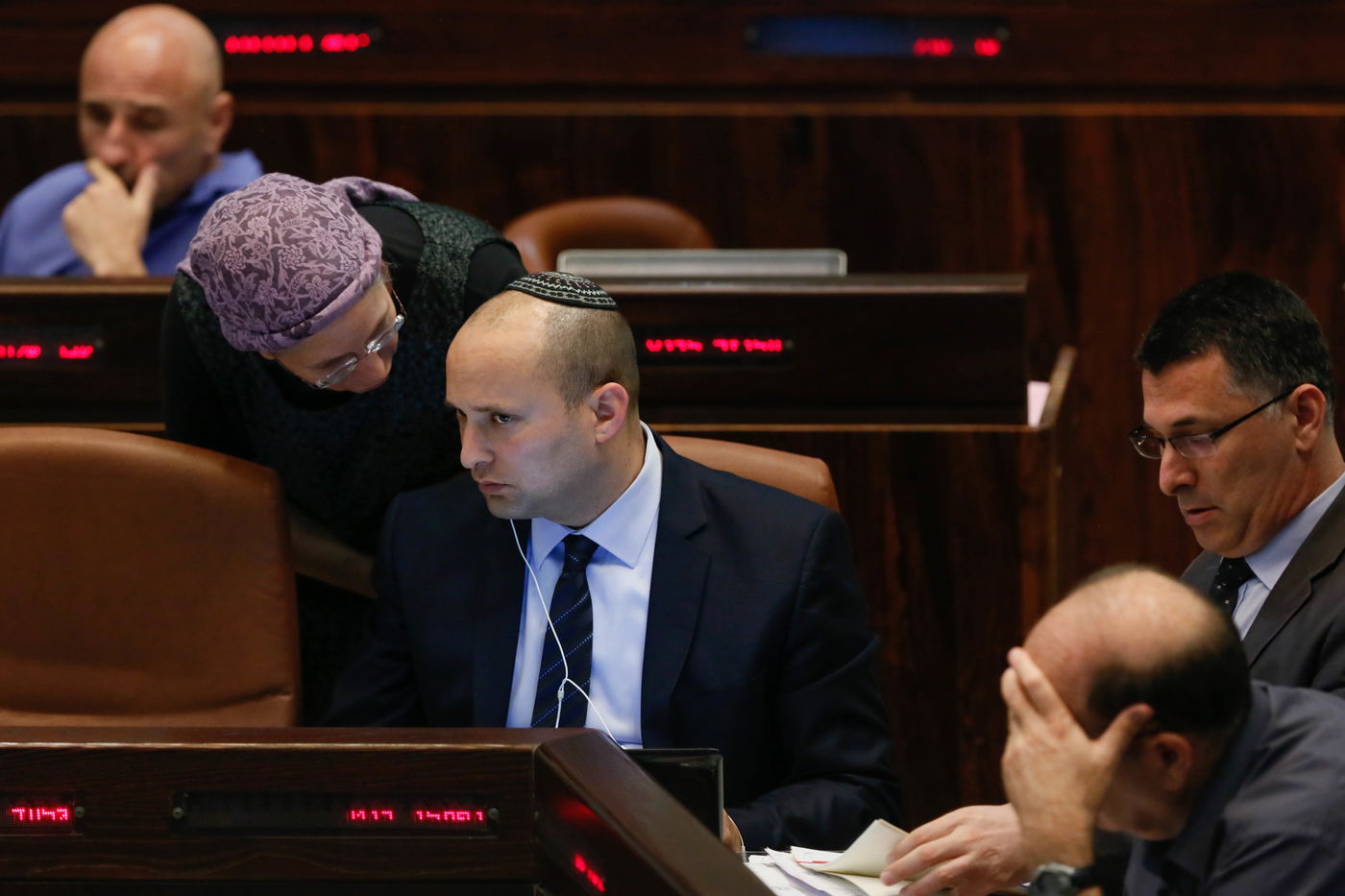 כך נראתה מליאת הכנסת ב-15 שעות דיוני התקציב • תמונות