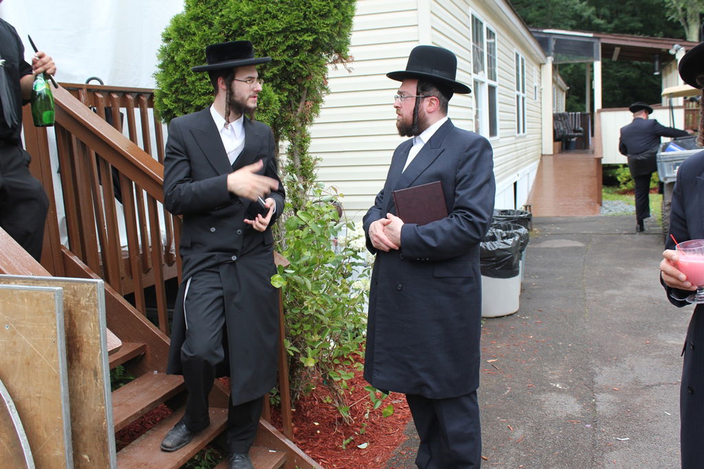 סאטמר: דינר בווילת הנופש של האדמו"ר • תמונות