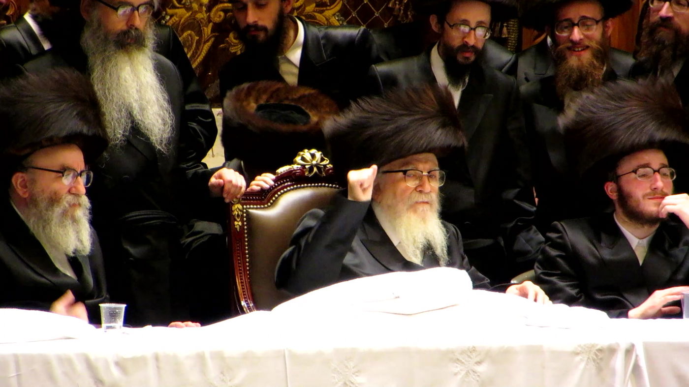 סקווירא: מעמד הכנסת ספר תורה • גלריה