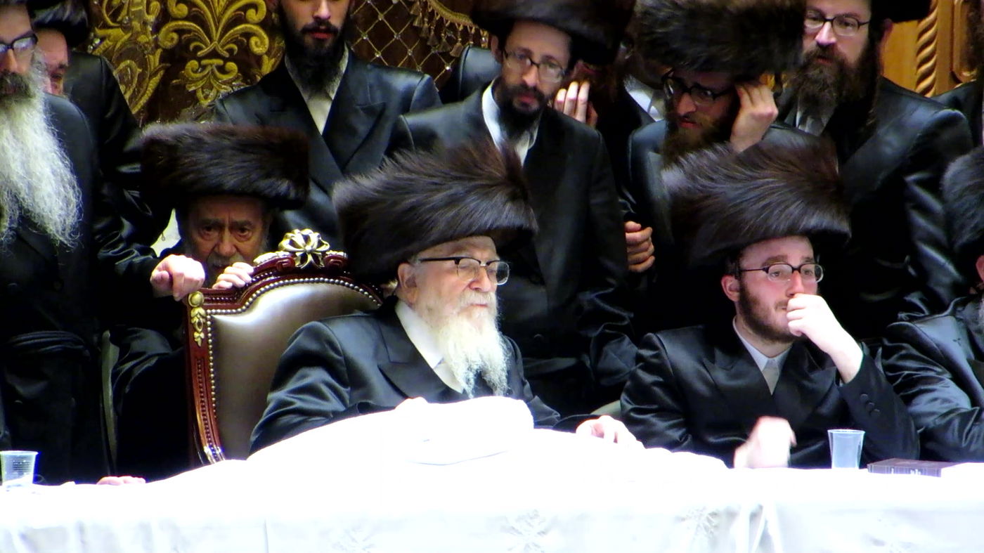 סקווירא: מעמד הכנסת ספר תורה • גלריה