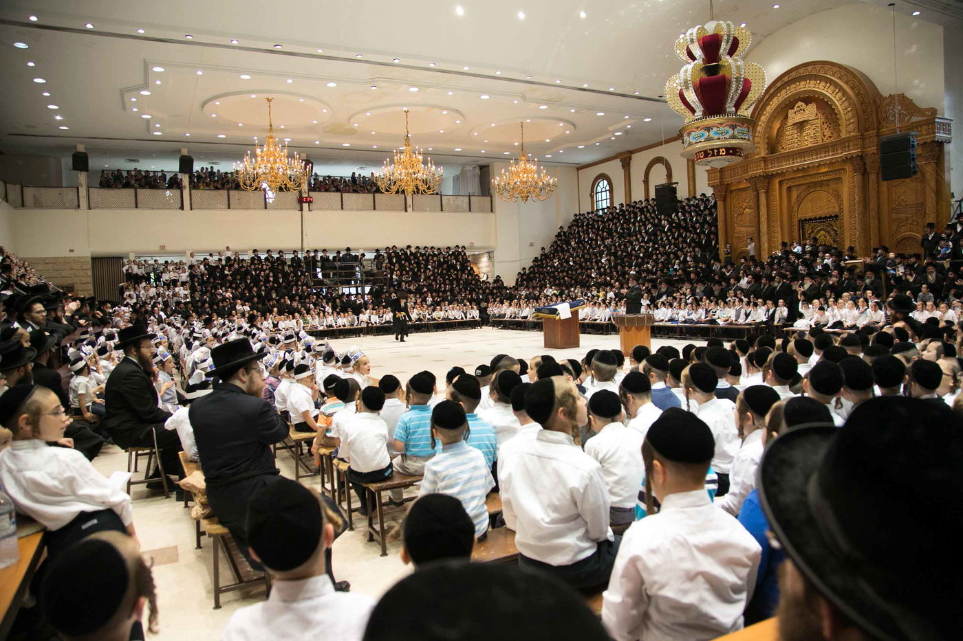 סקווירא: מעמד הכנסת ספר תורה • גלריה