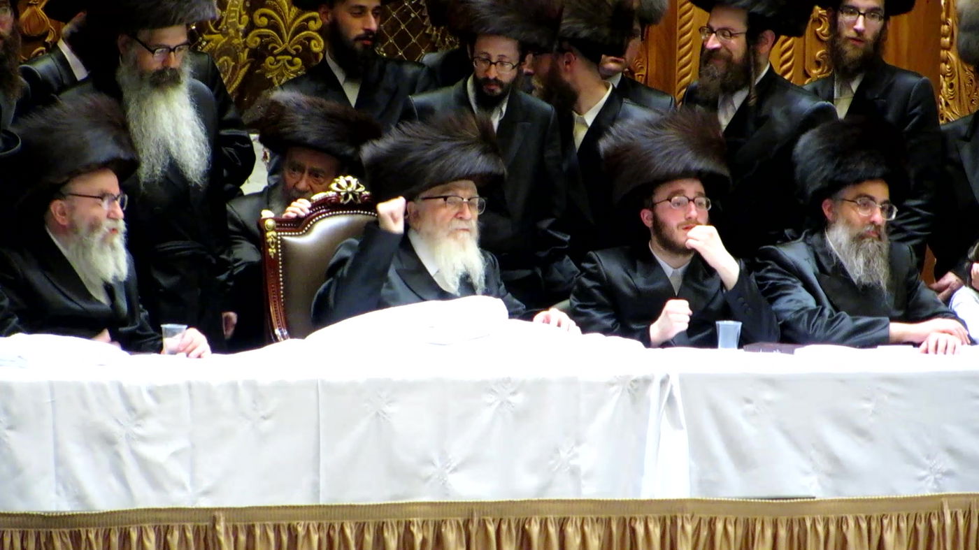 סקווירא: מעמד הכנסת ספר תורה • גלריה