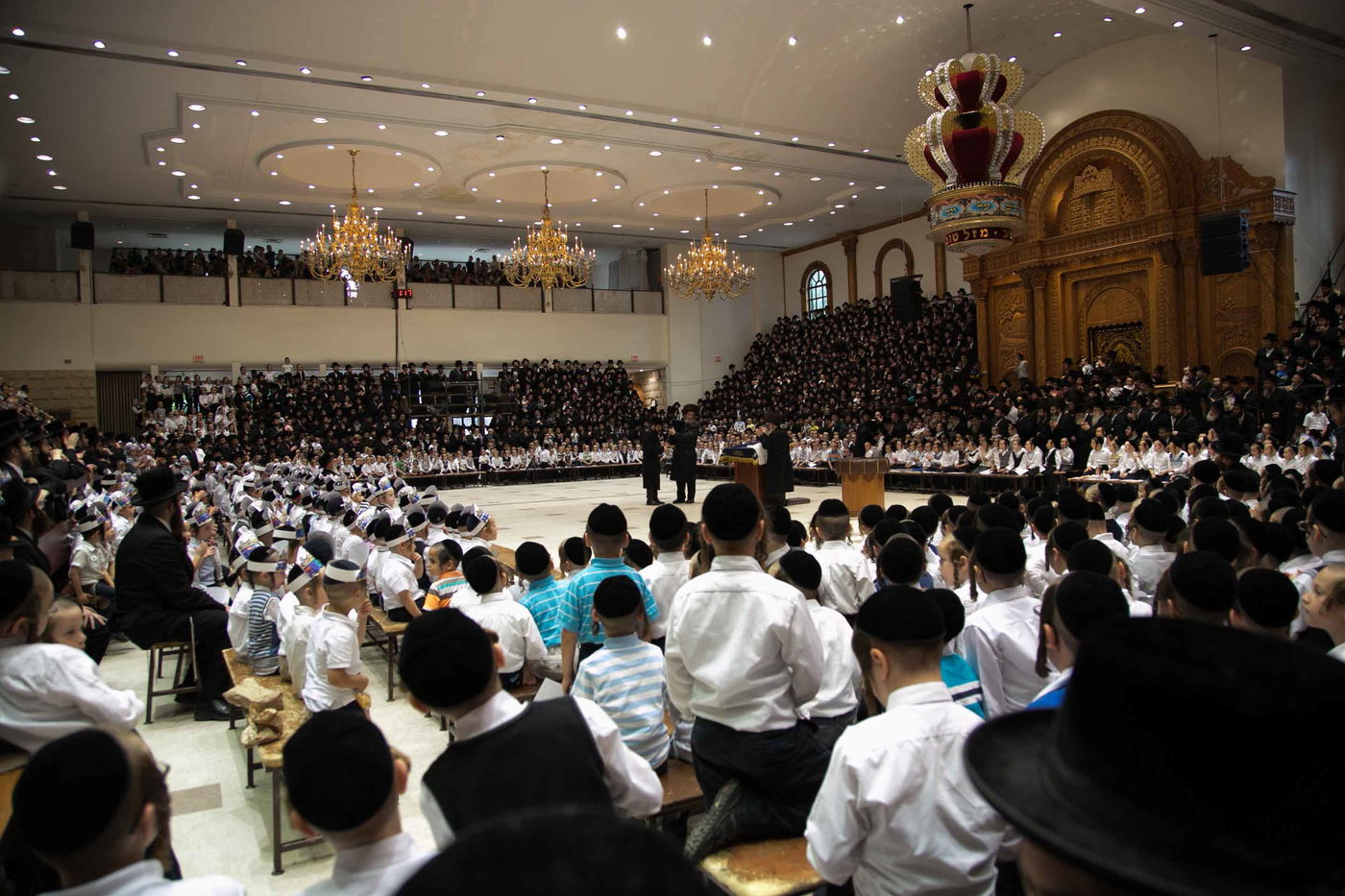 סקווירא: מעמד הכנסת ספר תורה • גלריה
