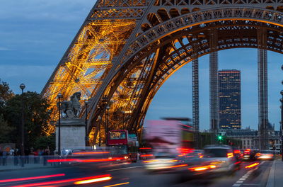 מגדל אייפל. למה שלא תבואו לביקור?