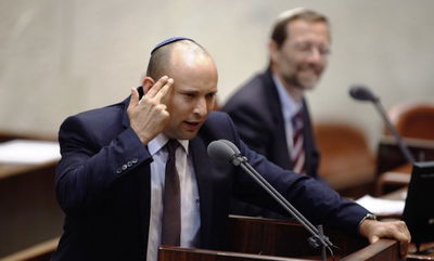 השר נפתלי בנט במליאה, הלילה