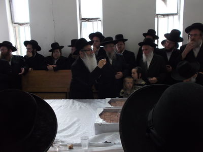 האדמו"ר במהלך הטיש