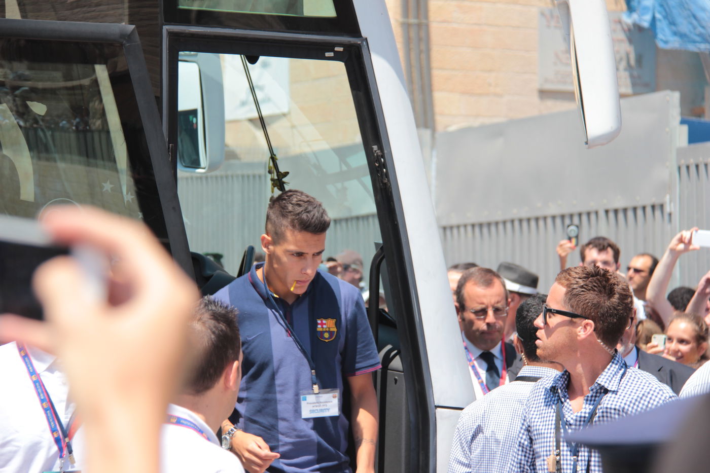 שחקני קבוצת הכדורגל ברצלונה ביקרו בכותל • תמונות