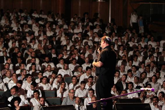 רדיו 'קול ברמה' בערב הצדעה לבני התורה • תיעוד