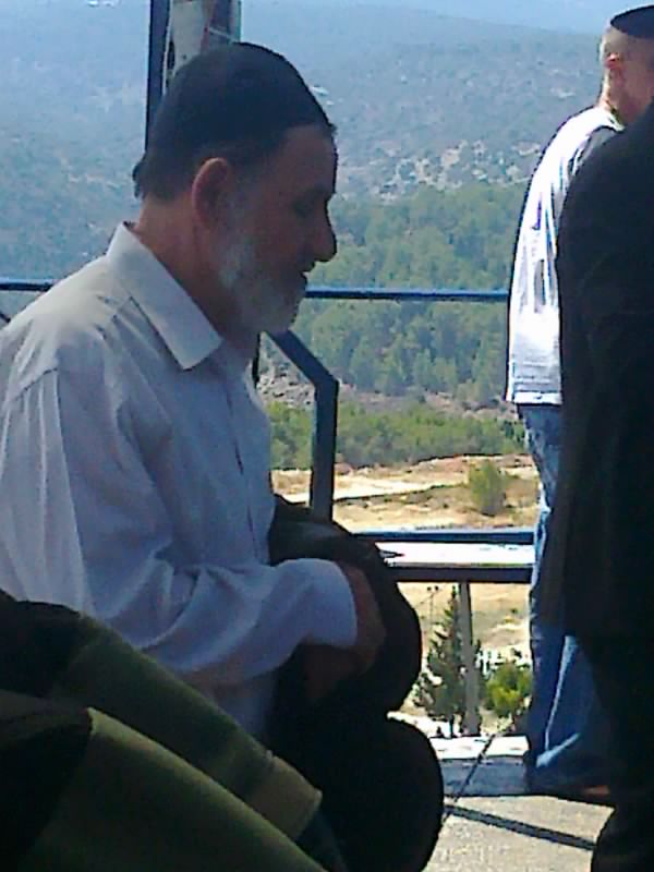 תיעוד: הרב עמאר והרב בוארון מתפללים בציון האר"י