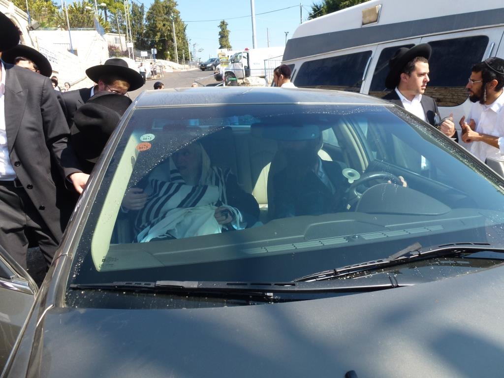 צפו בגלריה: הגר"ש אויערבך במירון