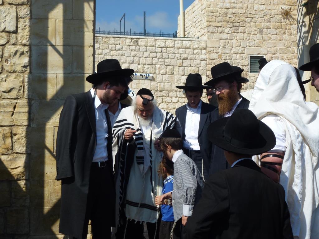 צפו בגלריה: הגר"ש אויערבך במירון