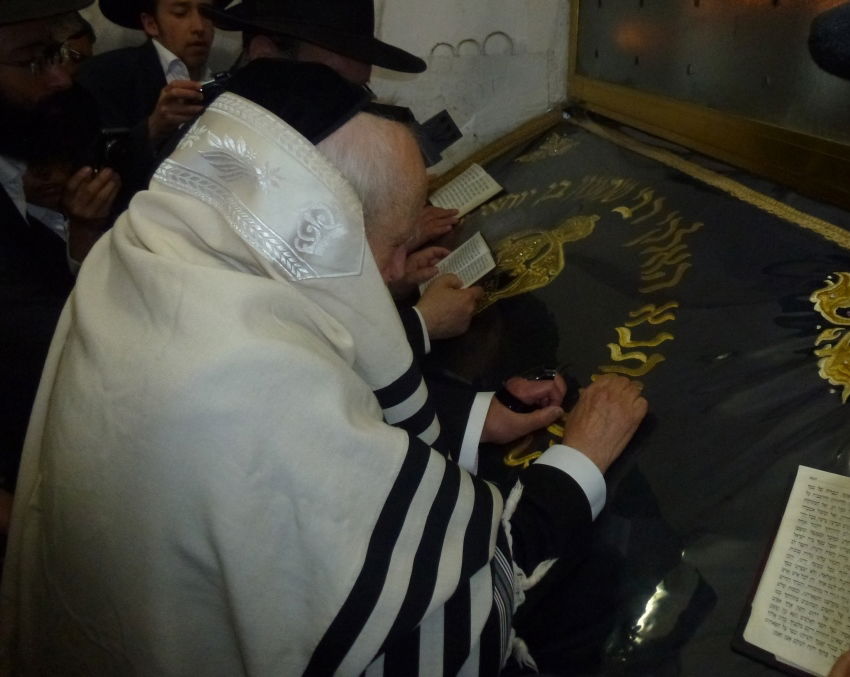 צפו בגלריה: הגר"ש אויערבך במירון