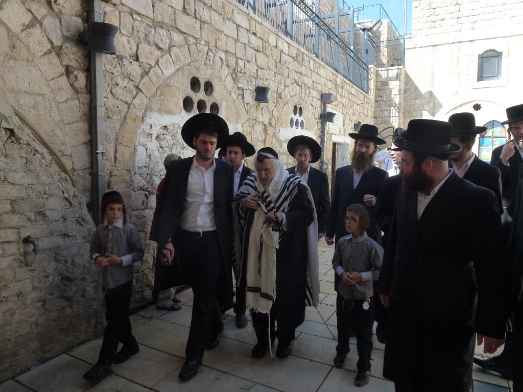 צפו בגלריה: הגר"ש אויערבך במירון