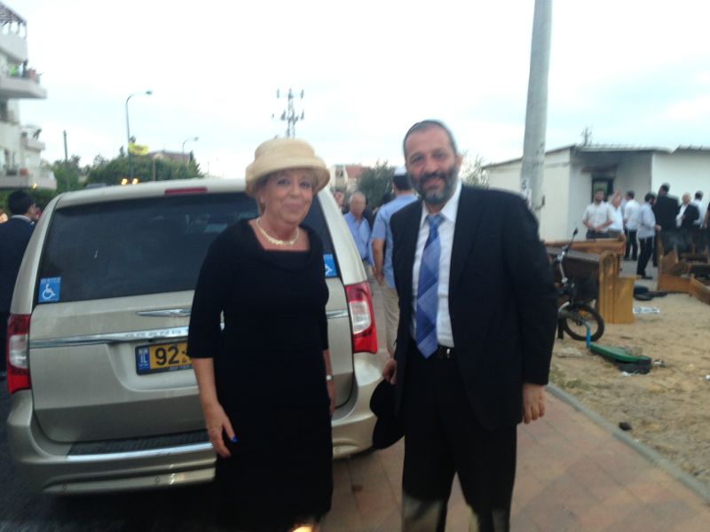 ספרי התורה שהוצתו הובאו לקבורה: "אנחנו מזועזעים"