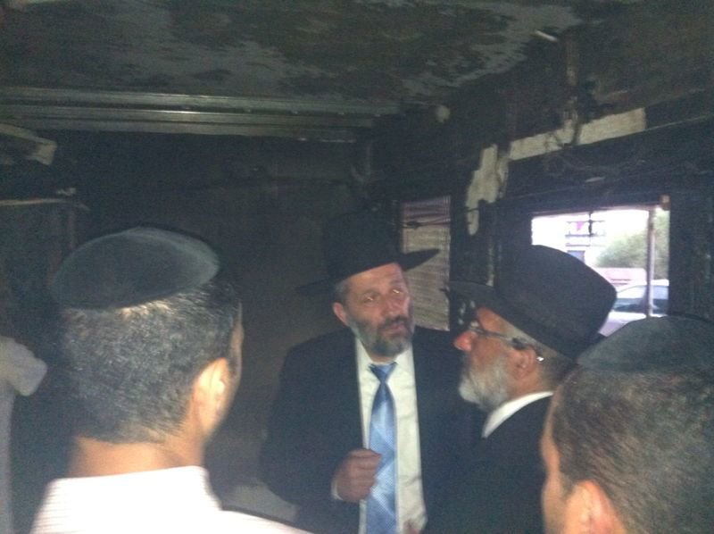 ספרי התורה שהוצתו הובאו לקבורה: "אנחנו מזועזעים"