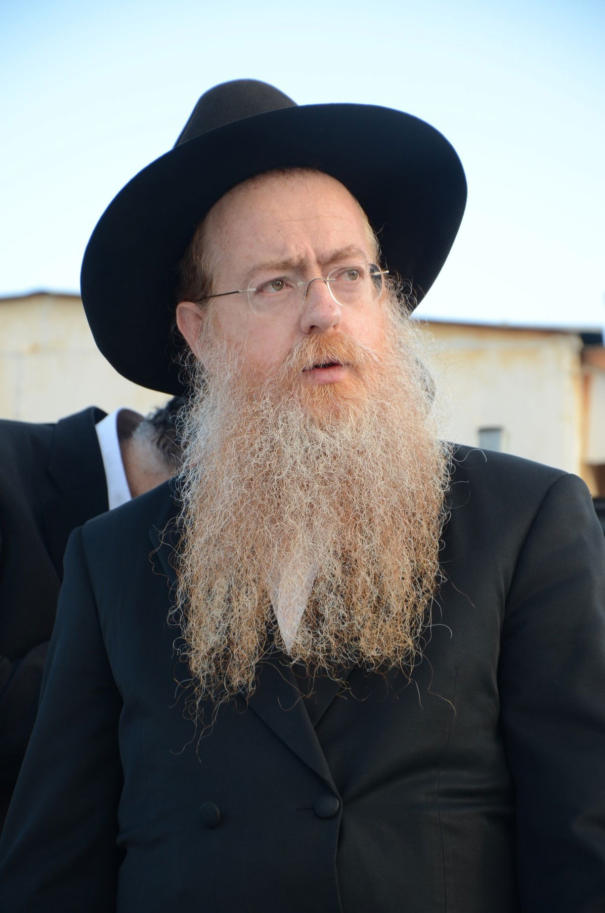 ספרי התורה שהוצתו הובאו לקבורה: "אנחנו מזועזעים"