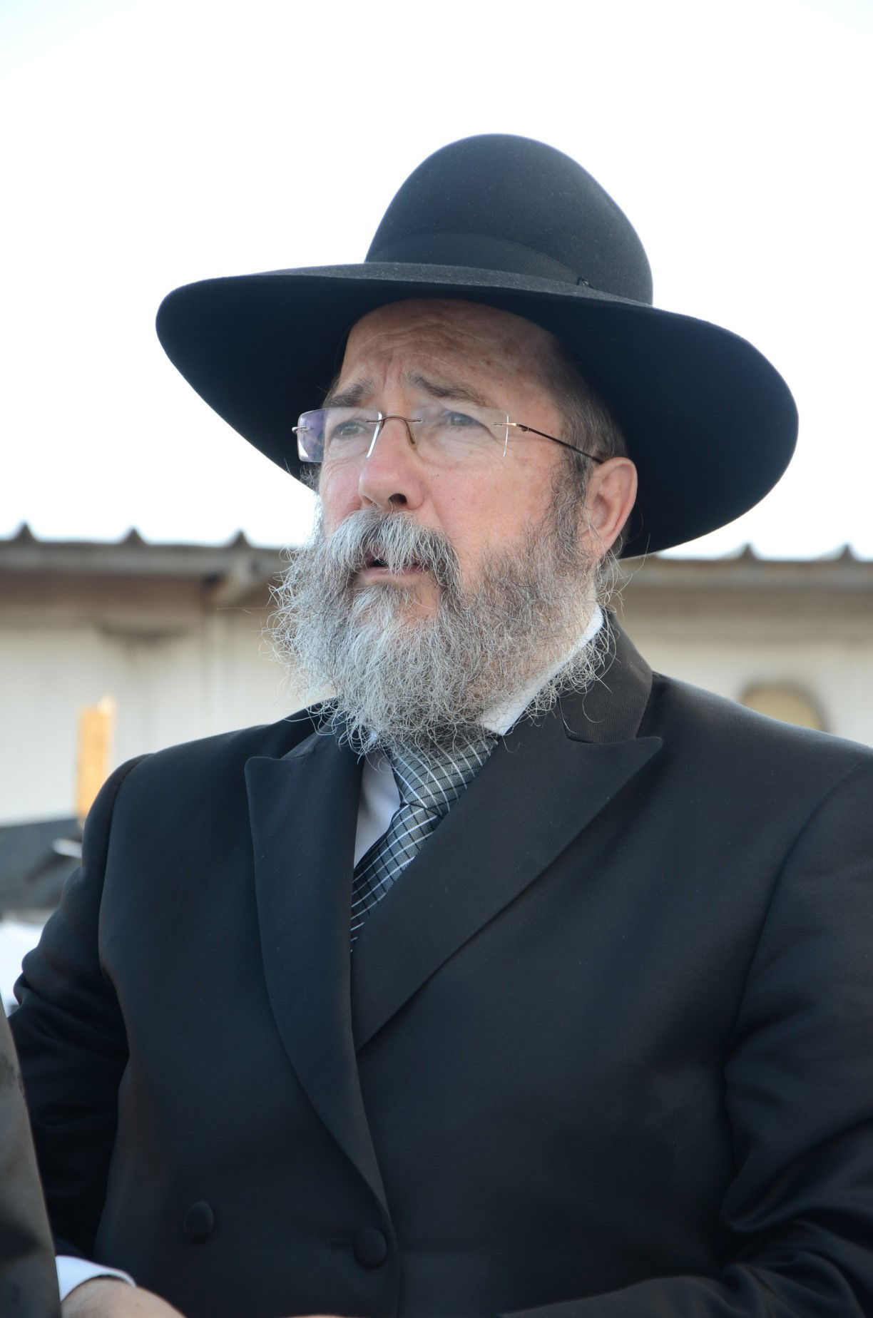 ספרי התורה שהוצתו הובאו לקבורה: "אנחנו מזועזעים"