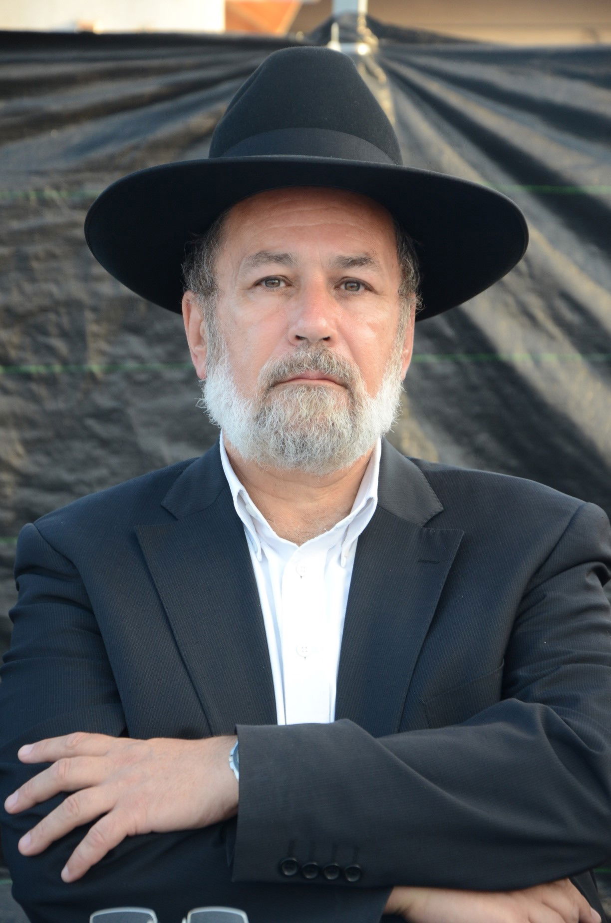 ספרי התורה שהוצתו הובאו לקבורה: "אנחנו מזועזעים"