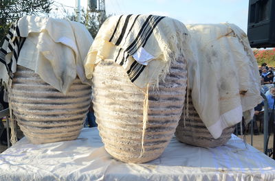 הגווילים במסע הלוויה