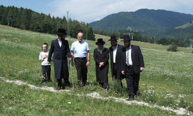 הגר"א וייס בנופש