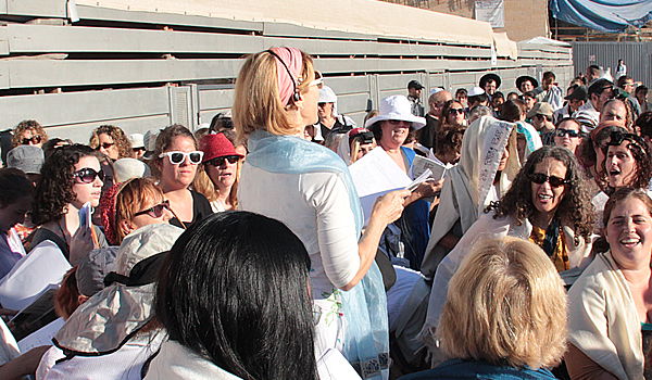 תפילת 'נשות הכותל', הבוקר